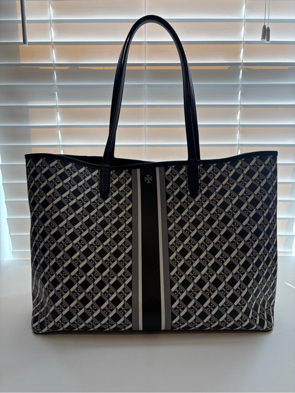 Tory Burch Large Geo Logo Tote Bag – Black/Grey Geometric Print